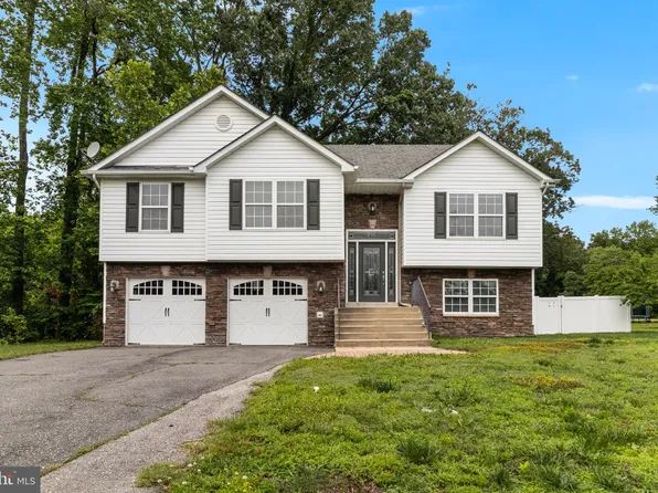 35530 Golf Course Dr, Mechanicsville, MD 20659