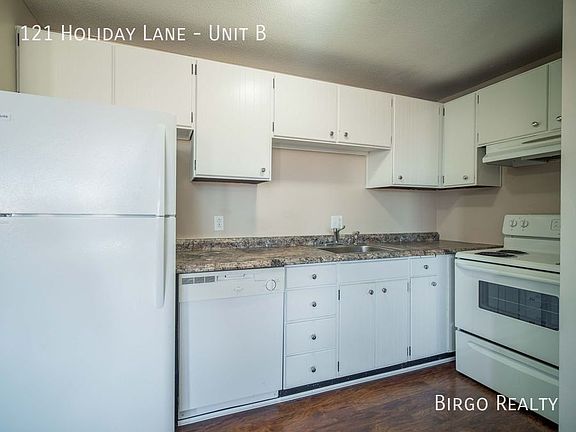 4th image of 121 Holiday Ln Unit B