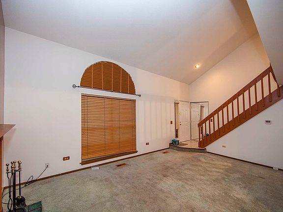 2nd image of 1125 N Knollwood Dr