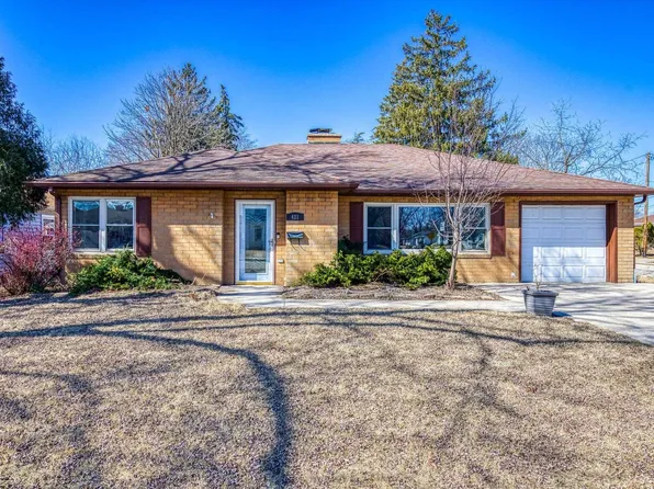 421 S Lake St, Neenah, WI 54956