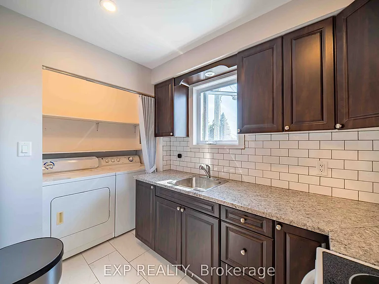 4515 Ste Catherine St #B — Photo 7