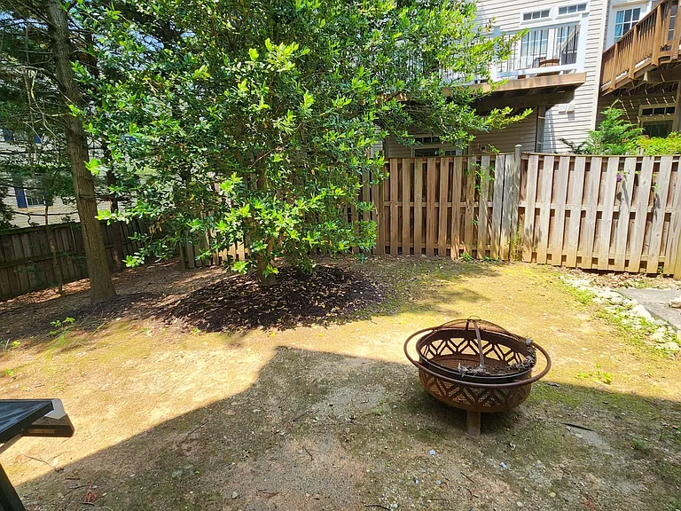 9128 Aventon Ct — Photo 21
