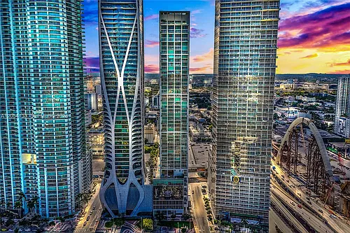 1040 Biscayne Blvd Photo 1