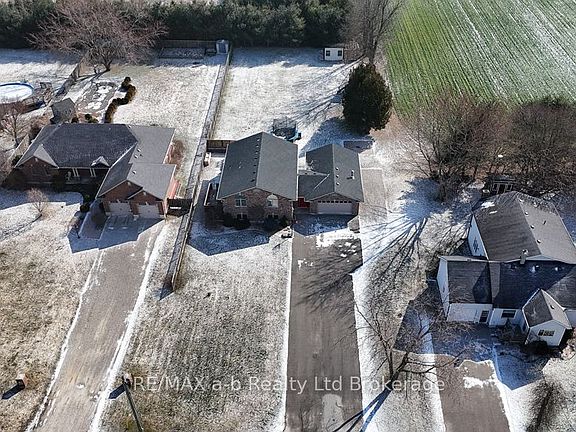 3rd image of 6744 Hacienda Rd