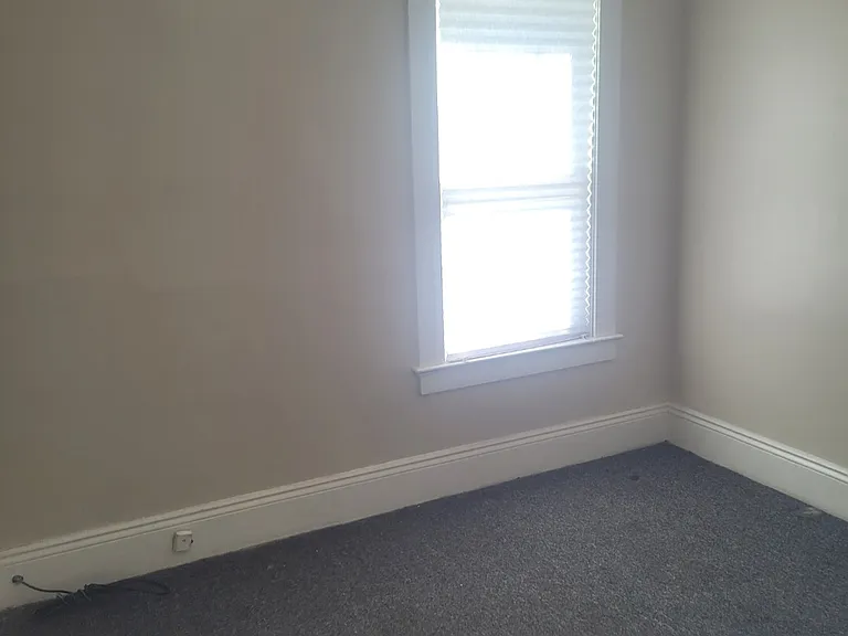 175 Rosewood Ter — Photo 8