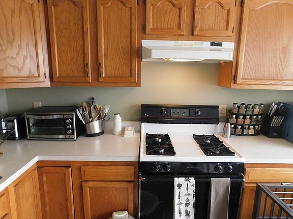 3rd image of 106 Healy Ct