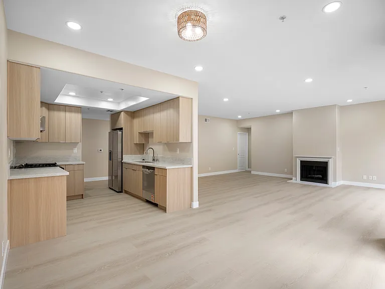 1114 Campbell St #206 — Photo 5