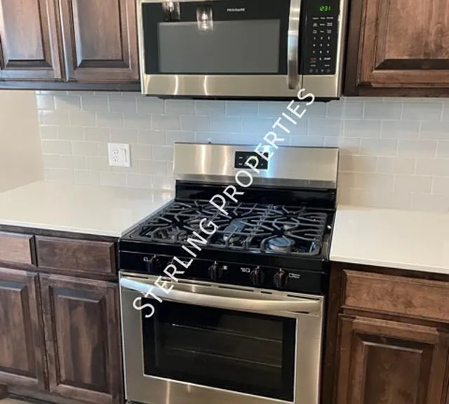 421 Compass Dr — Photo 20