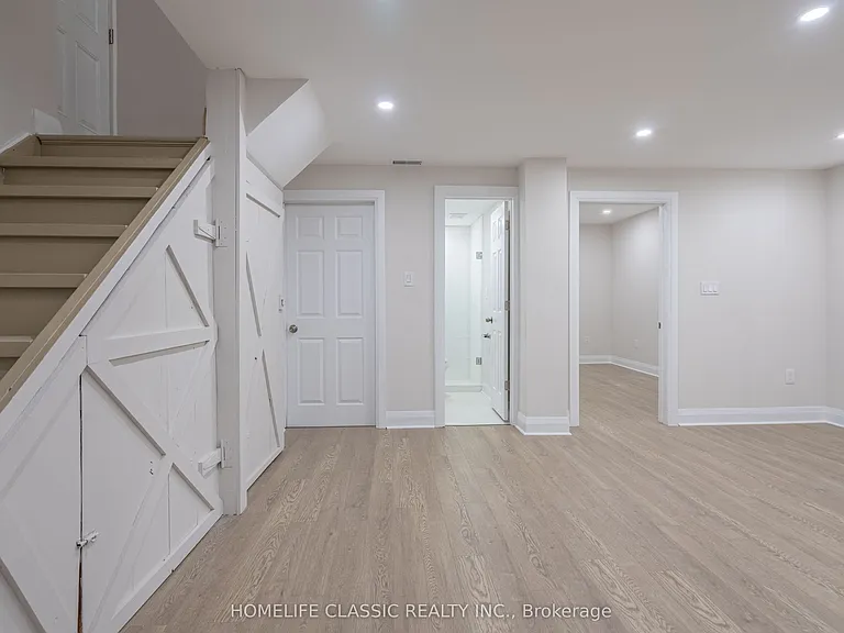 32 Rosenfeld Dr — Photo 26