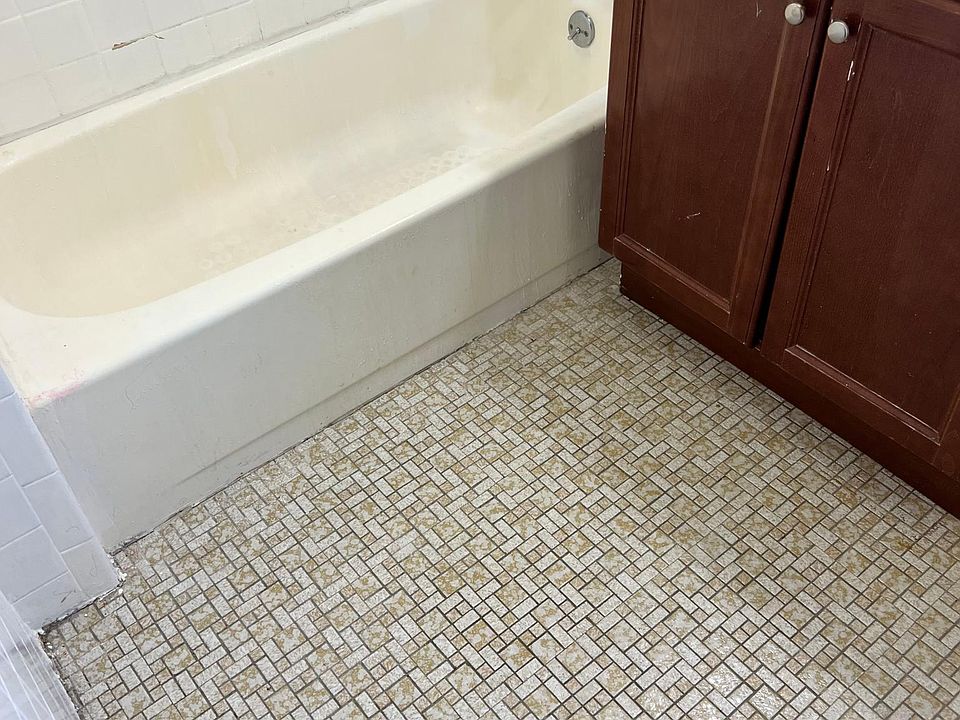 2nd image of 3651 Harper Ave #2
