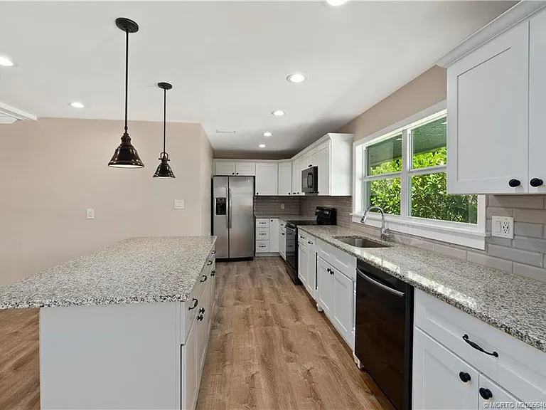 53 N Sewalls Point Rd — Photo 12