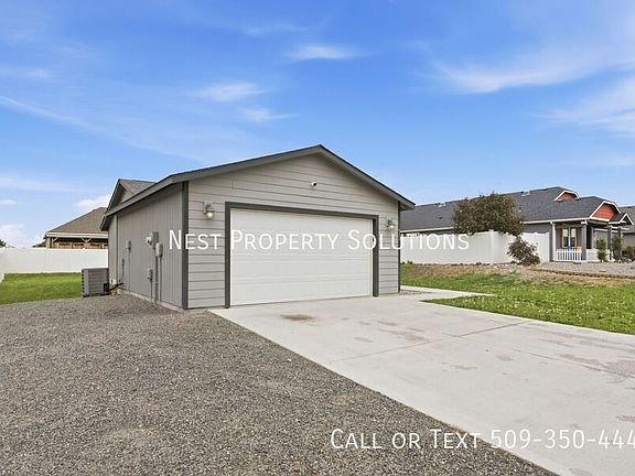 3rd image of 413 S Trillium Way