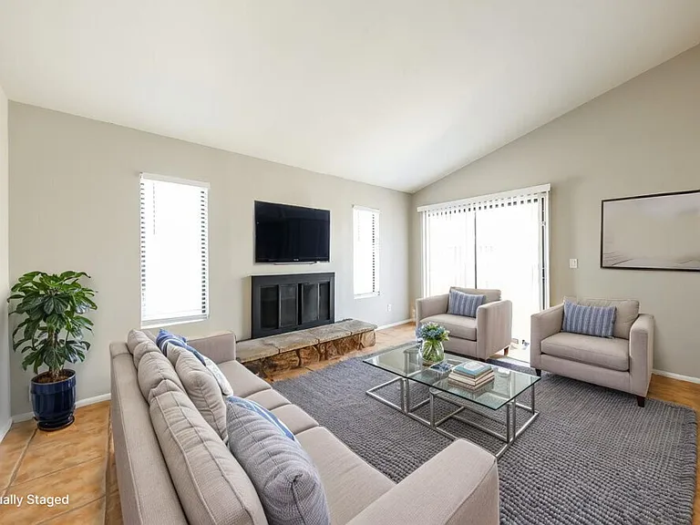 6630 W Poinsettia Dr — Photo 3