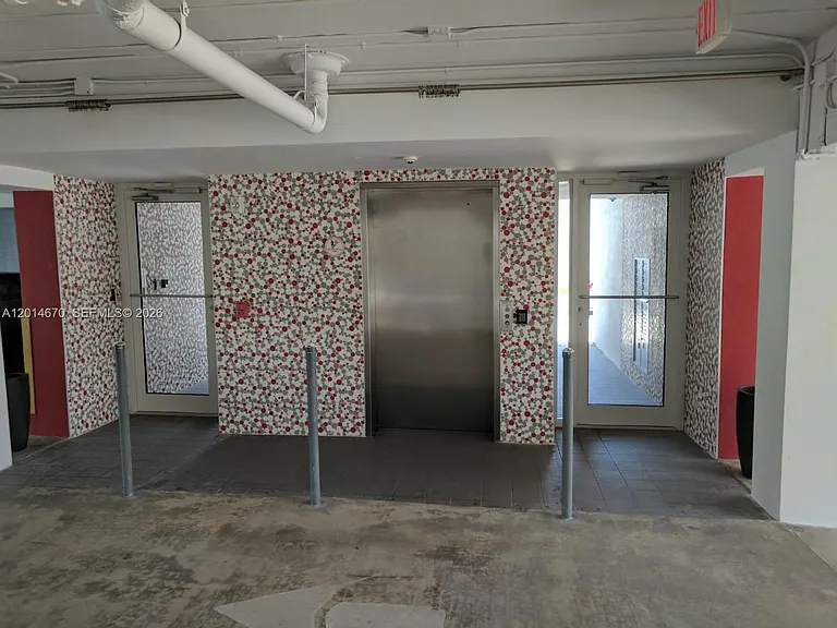 411 SW 37th Ave #3-B — Photo 11