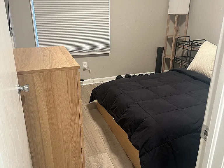 1085 Broadway St #6 — Photo 9