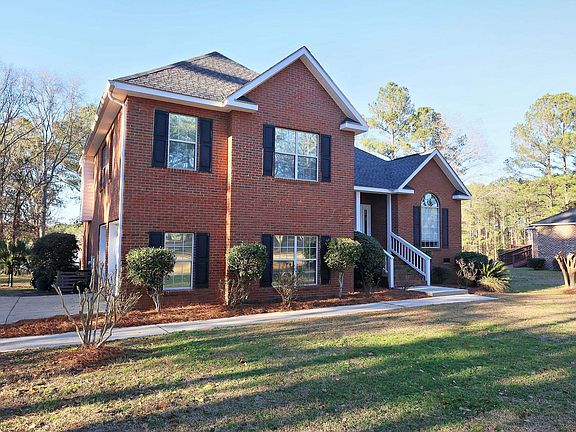 3rd image of 76 Riverwind Trl