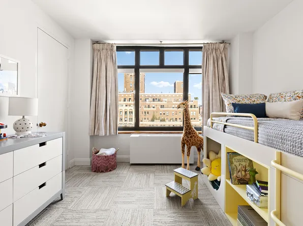 222 Riverside Drive image 9 of 10