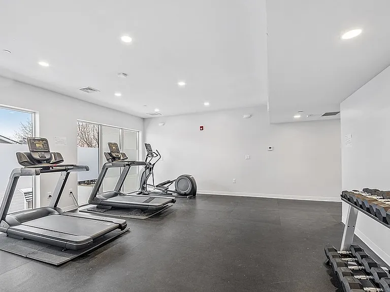 205 Maverick St #201 — Photo 8