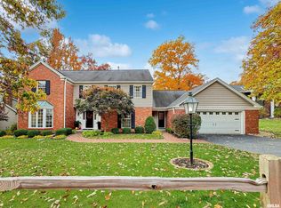 6221 N Jamestown Rd, Peoria, IL 61615