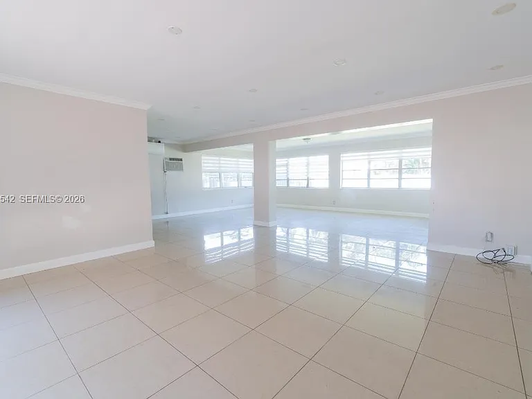 3129 Hollywood Blvd — Photo 3