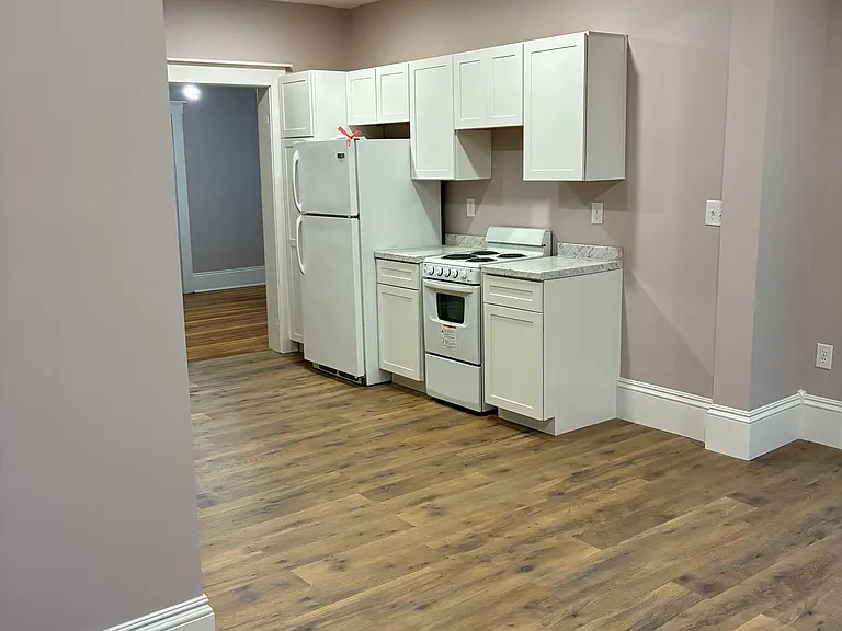 201 E Cross St #1 — Photo 7
