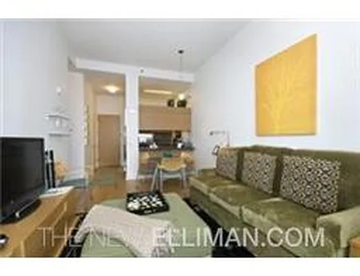 Rented by Douglas Elliman | media 22