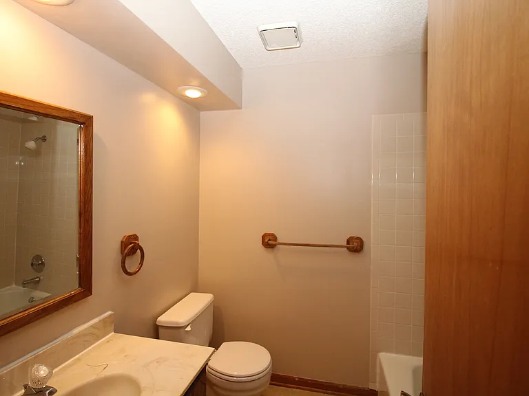 11616 Oakmont St — Photo 9