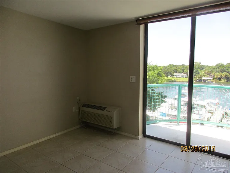 201 S Stillman St #401 — Photo 4