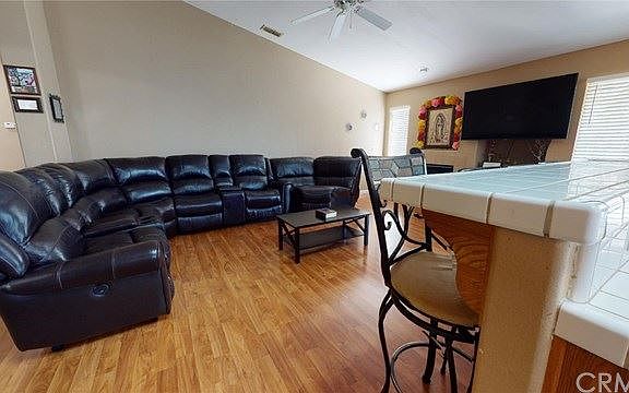 5th image of 1442 Jantzen Ave