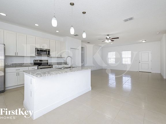 5th image of 257 Elm Ct