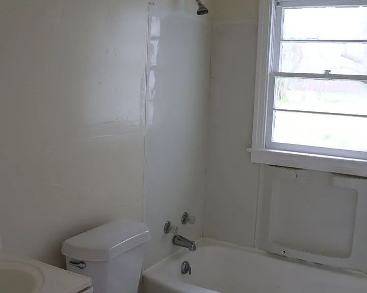 1303 Burchett St — Photo 8