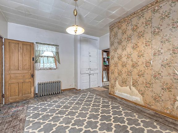 5th image of 231 Good St