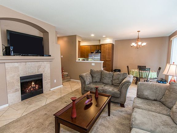 4th image of 41527 Blue Canyon Ave Unit 4