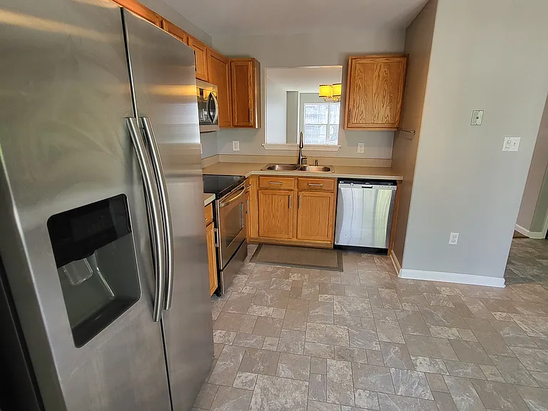 114 Vince Dr — Photo 16