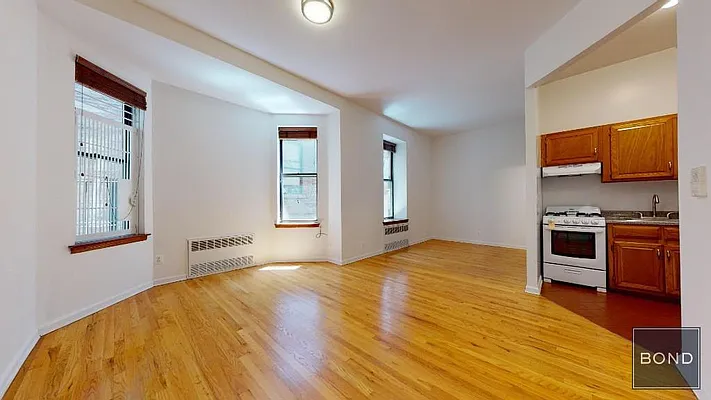 Rented by Bond New York | media 2