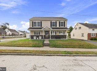 377 Leroy St, Philadelphia, PA 19128