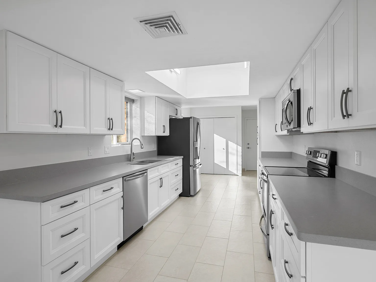2 bed, 1352 sqft, $1,850 — Photo 4