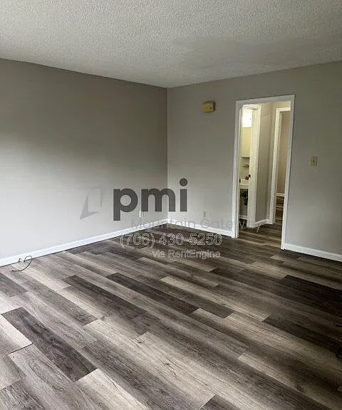 54 Greenwood Cir — Photo 2