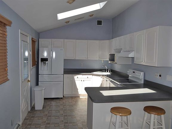 5th image of 134 Silver St