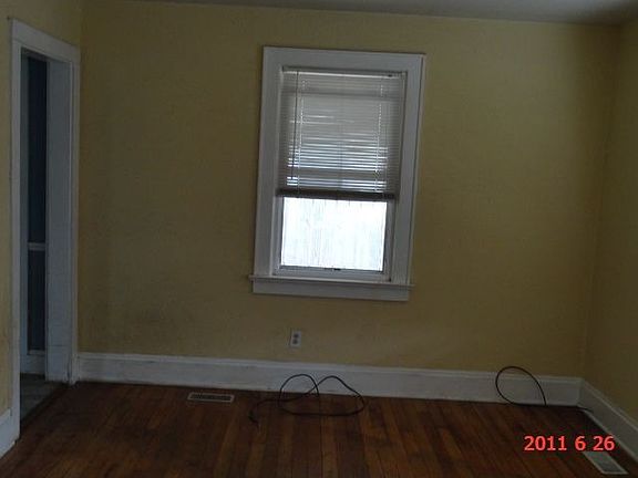 3rd image of 316 E Randall Ave