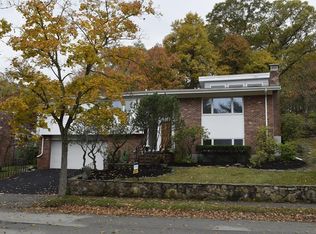 85 Woodcliff Rd, Chestnut Hill, MA 02467