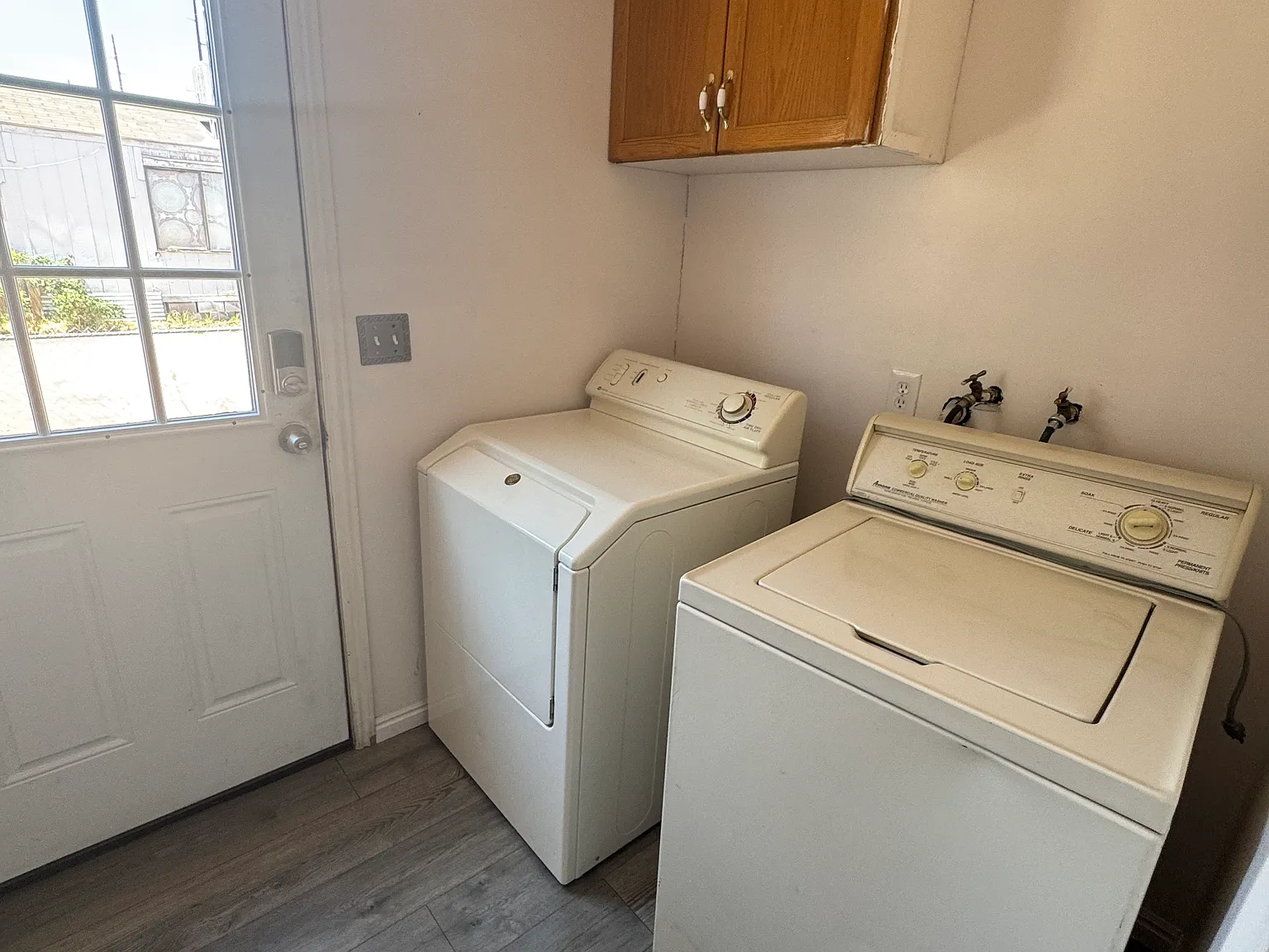 2 bed, 940 sqft, $1,600 — Photo 3
