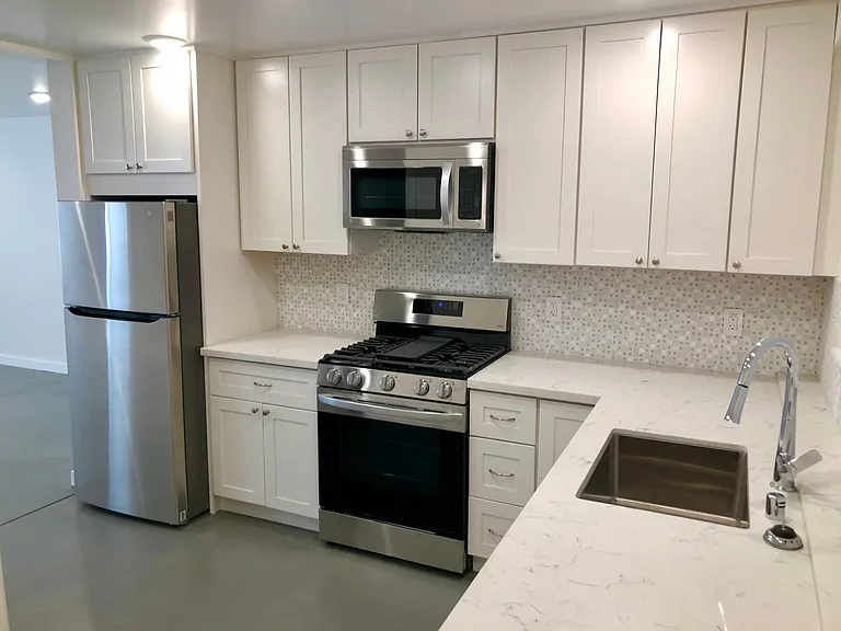 710 Central Ave #B — Photo 4