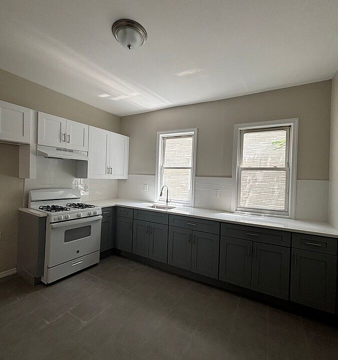 1st image of 843 S 18th St Floor 2