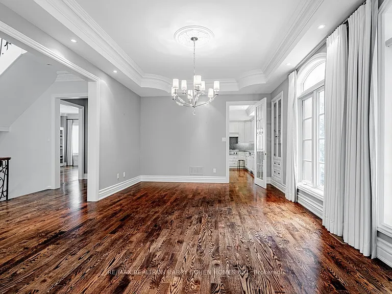 8 York Rd — Photo 9