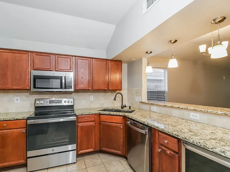 745 Poncho Ln — Photo 10