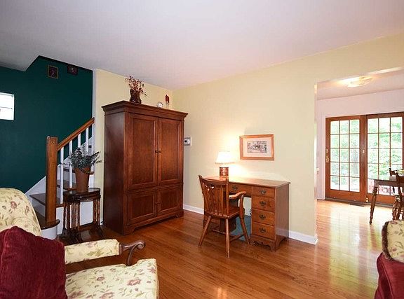 4th image of 1881 Orchard St