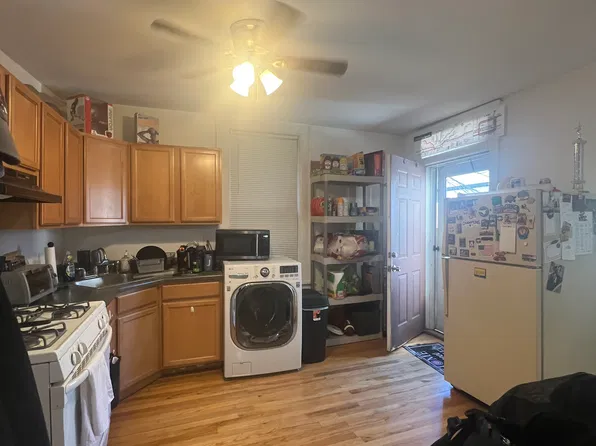 3006 N Sheffield Ave, Chicago, IL 60657