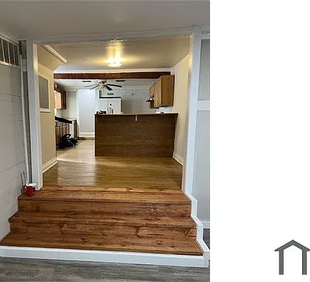 4 bed, 2200 sqft, $1,500 — Photo 2