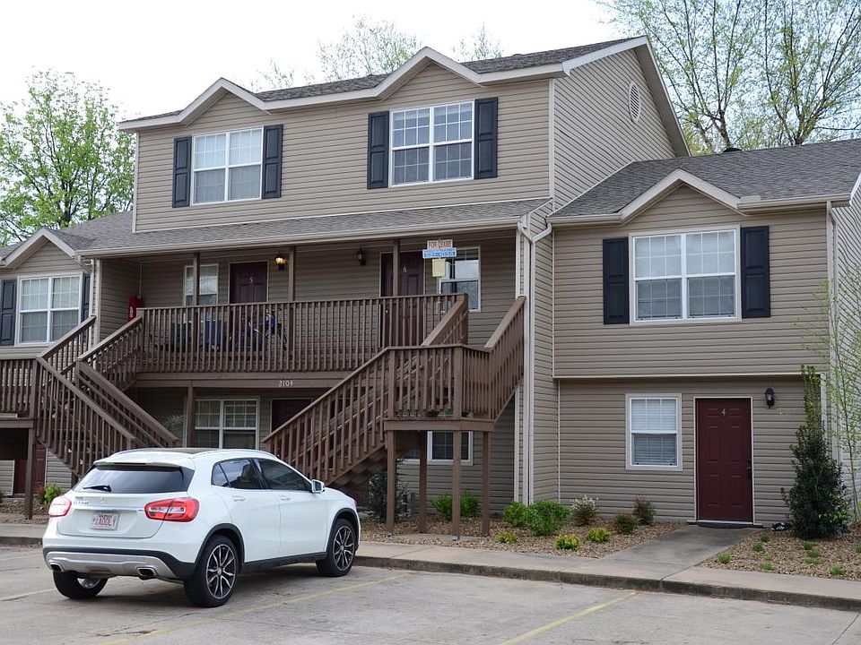 1st image of 2104 N Garland Ave APT 6
